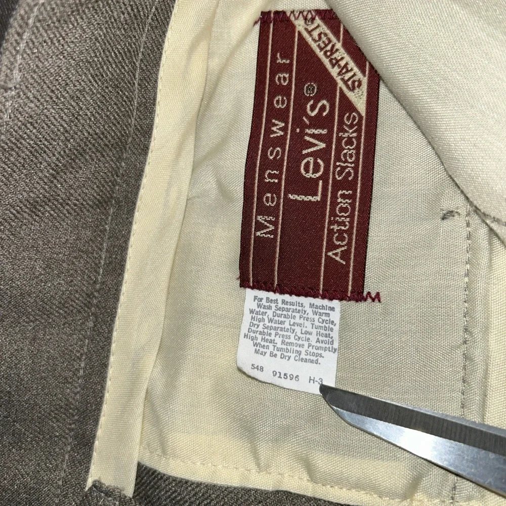 Vintage 80s Levis Menswear Action Slacks Pleated Mens 36x27 Brown‎ Sta-prest
